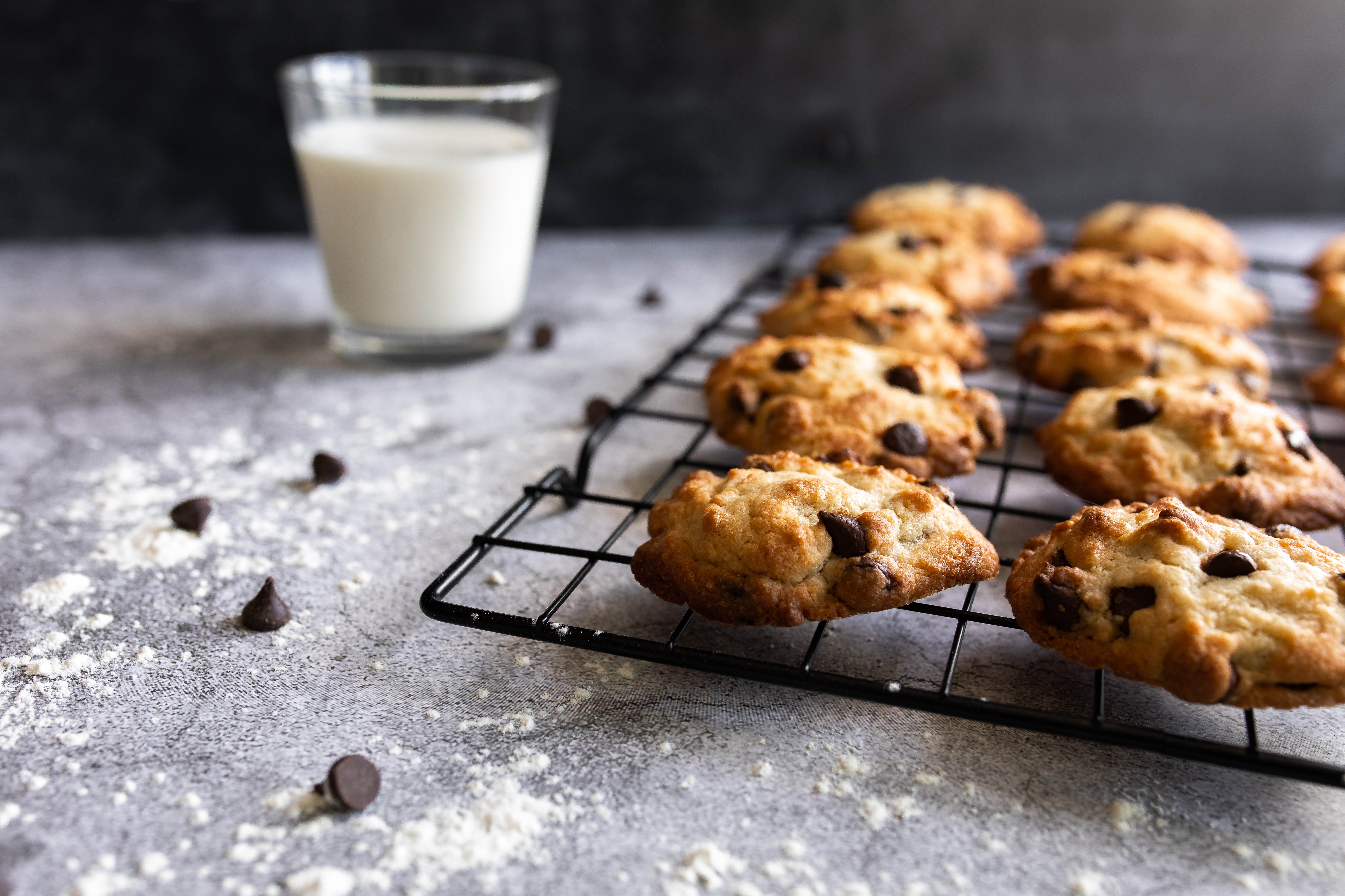 Cookies cooling on wire rack